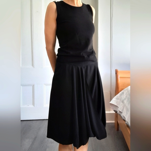 Stills Black Midi Skirt.. Beautiful Design, in Drapey Viscose.. Size 34 - Picture 5 of 10